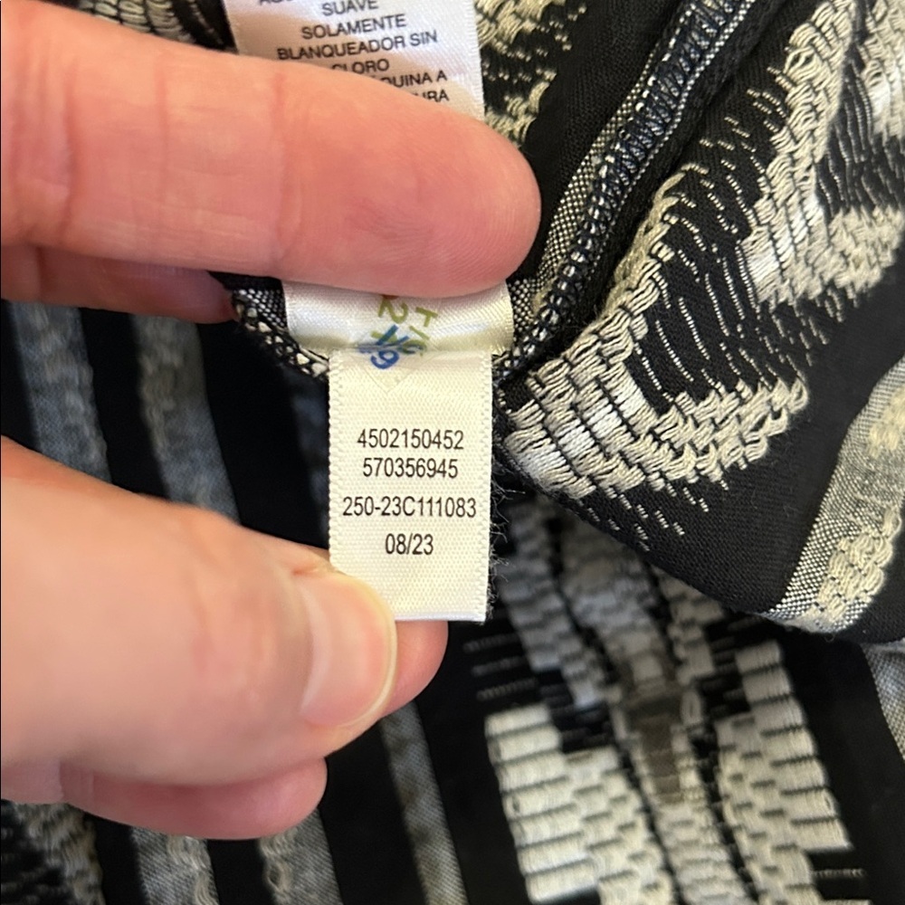 Chico's Black/White Aztec 3/4 Sleeve Tiered Dress Women’s Large - Picture 16 of 16